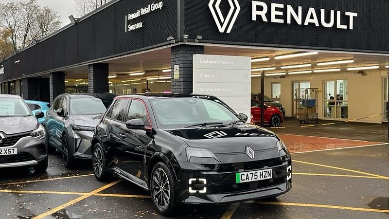 Additional special twotone metallic diamond bla New 2025 Renault R5 Iconic Hatchback | £22,490 (Fair price) - Image 1/1