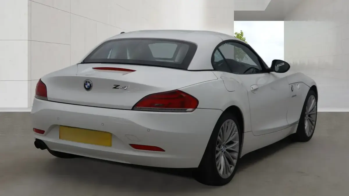 Used BMW Z4 Impressive 204 HP (150 kW) 2010 White Cabriolet