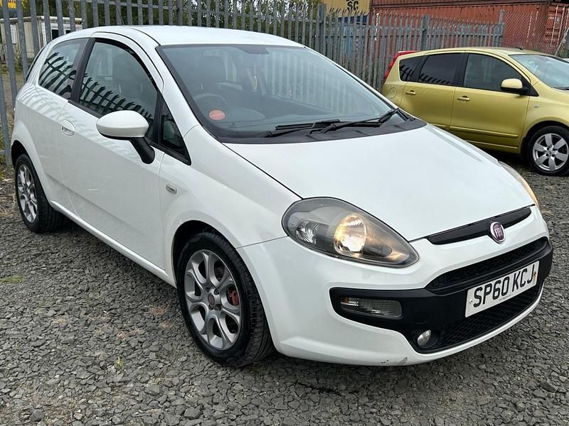 White Used 2010 Fiat Punto Evo Hatchback | £1,695 (Fair price) - Image 1/4
