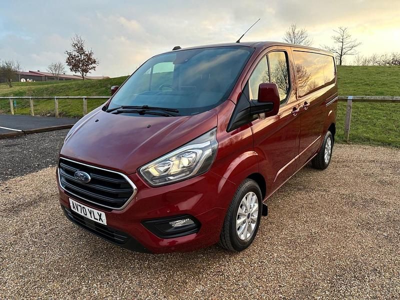Used Ford Transit Custom Limited 130 HP (95 kW) 2021 Red Van