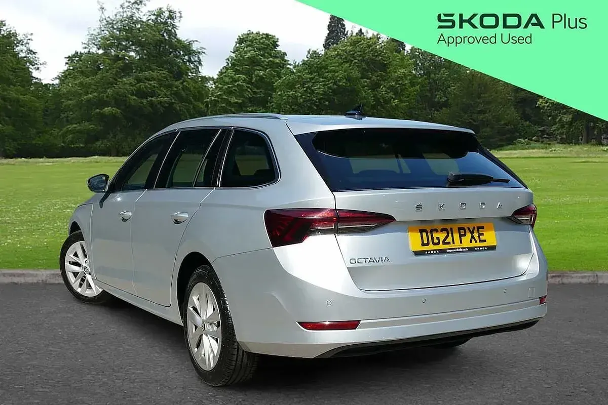 Used Skoda Octavia SE L 147 HP (108 kW) 2021 Silver Estate