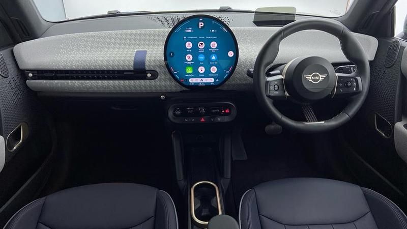 Used Mini Cooper SE Hatch 158 kW (215 HP) 2024 Green Hatchback