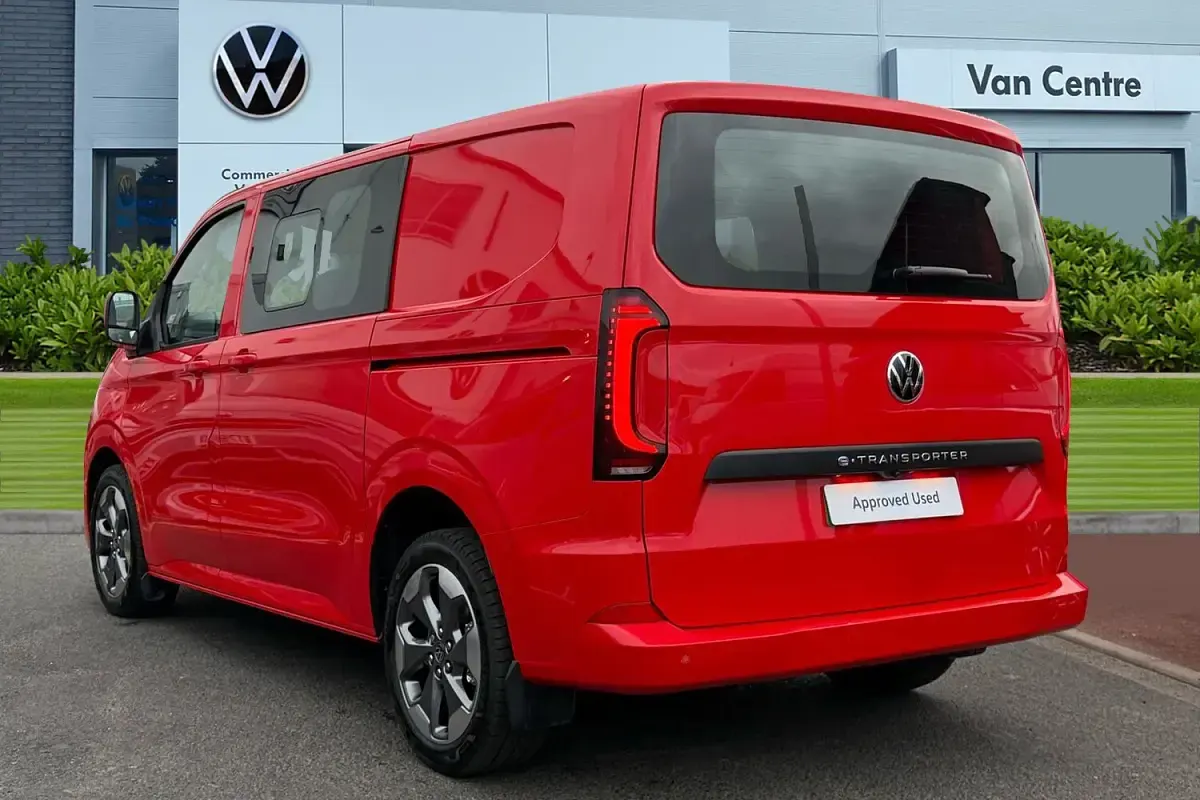 New VW T7 210 kW (286 HP) 2025 Red Van