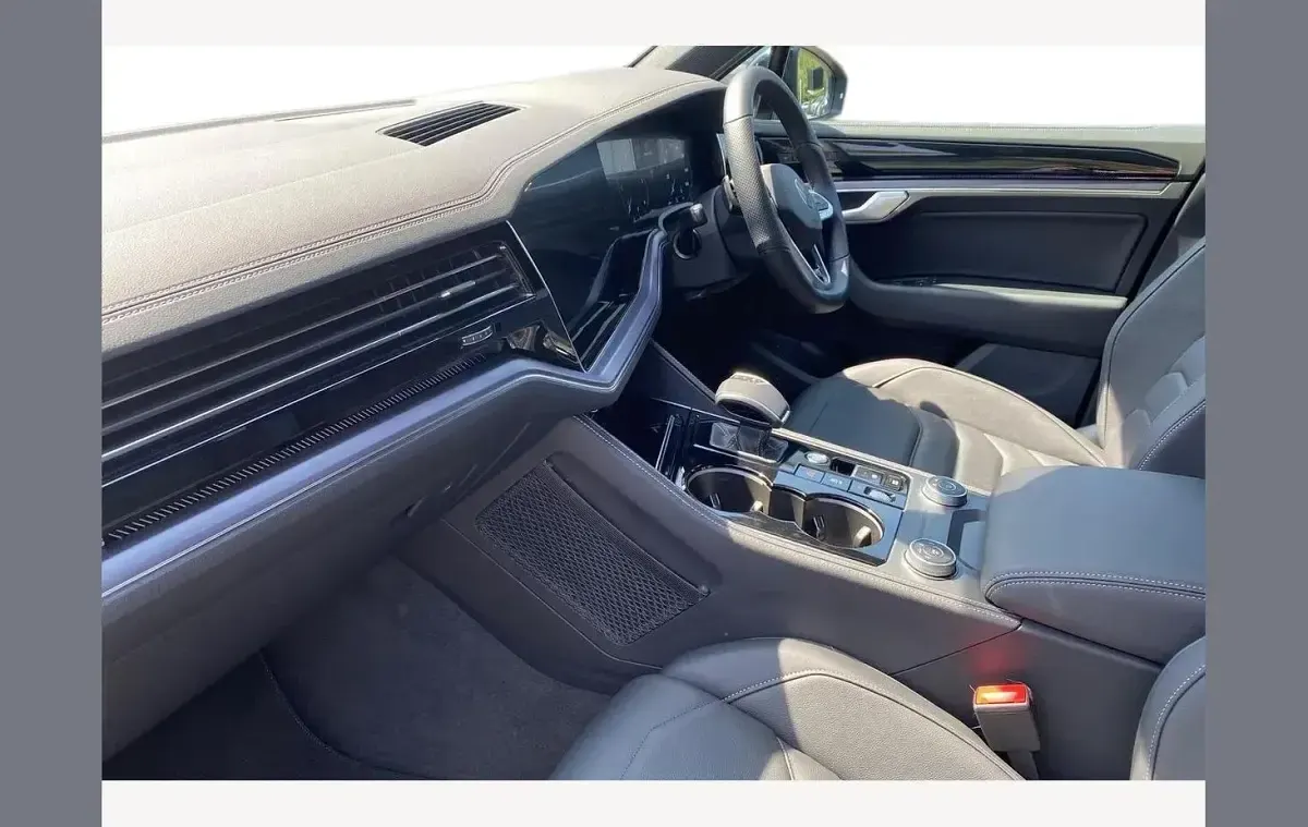 Used VW Touareg Black Edition 286 HP (210 kW) 2026 Grenadilla black SUV