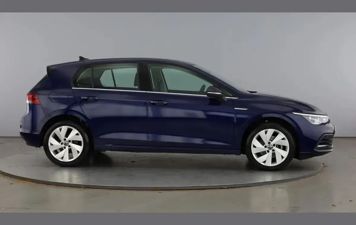 Used VW Golf VIII Style 128 HP (94 kW) 2020 Blue Hatchback