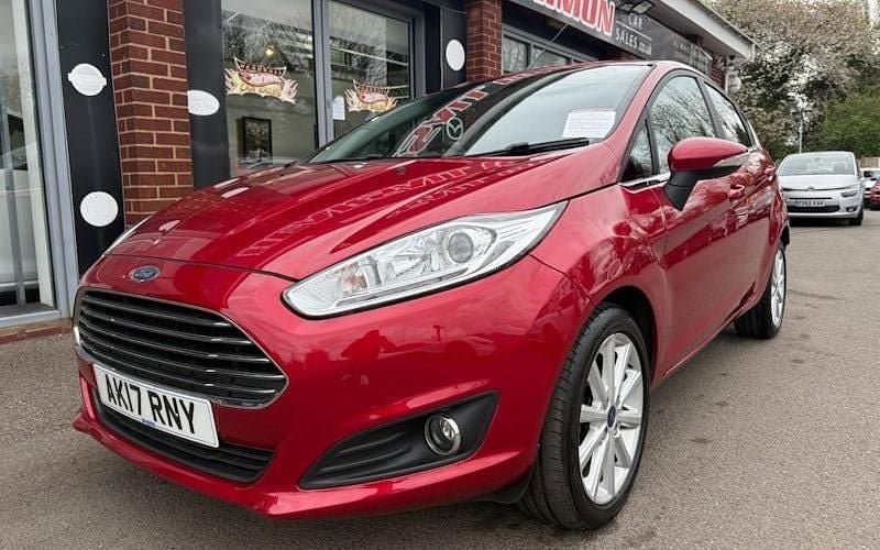 Usado Ford Fiesta Titanium 125 HP (91 kW) 2017 Vermelho Citadino