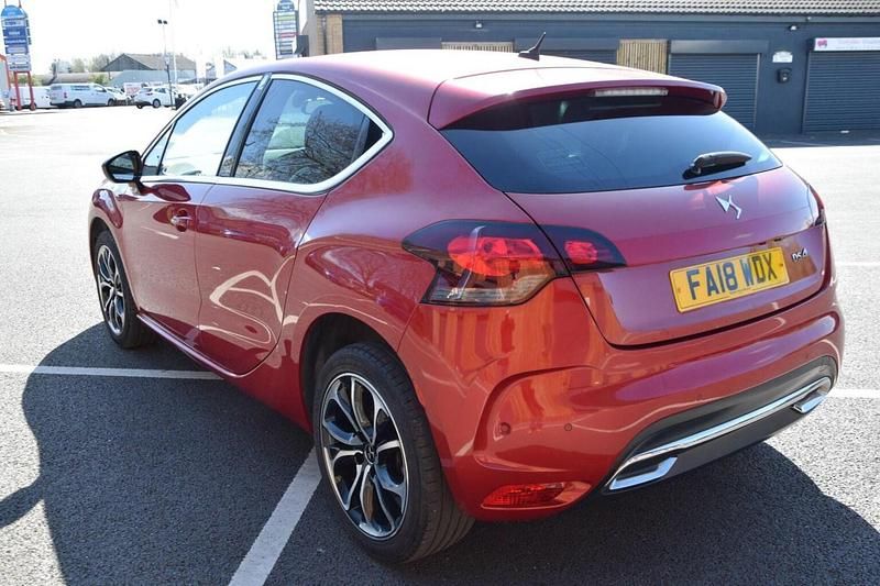 Used DS Automobiles DS4 Prestige 120 HP (88 kW) 2018 Red Hatchback