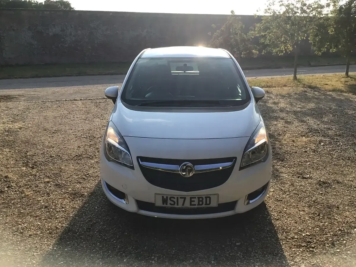 Used Vauxhall Meriva 2017 White MPV