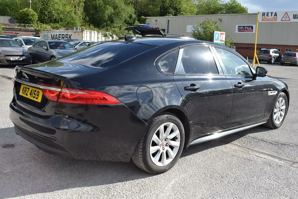 Used Jaguar XF R-Sport 163 HP (119 kW) 2016 Black Sedan