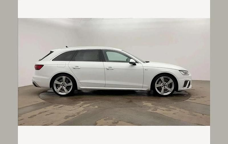 Used Audi A4 S-Line 200 HP (147 kW) 2024 White Estate