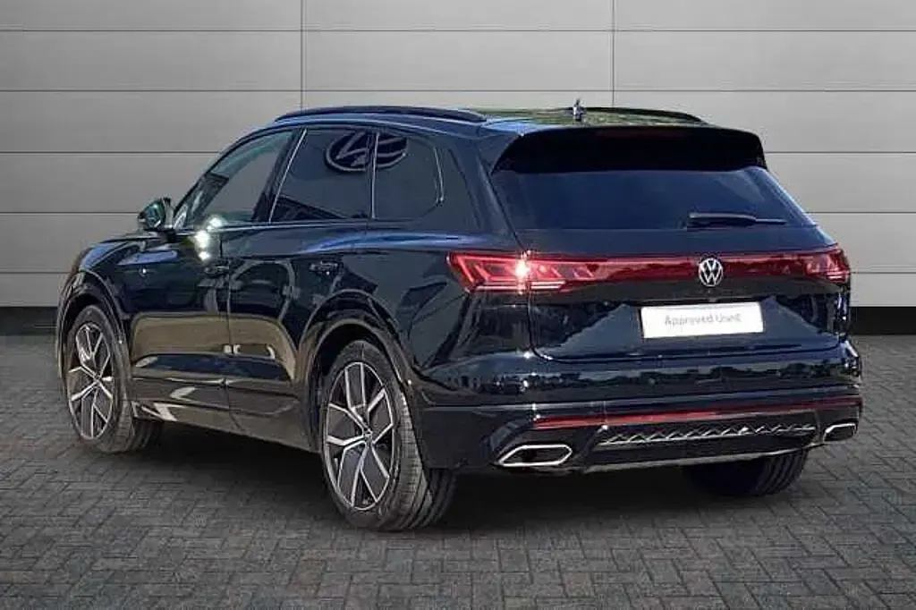 Used VW Touareg Black Edition 286 HP (210 kW) 2026 Grenadilla black SUV