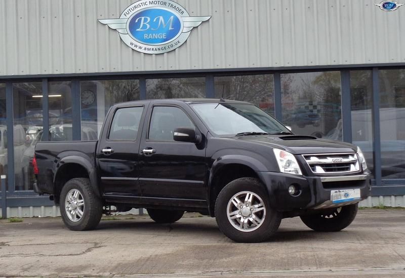 Black Used 2011 Isuzu Rodeo SUV | £3,500 - Image 1/4