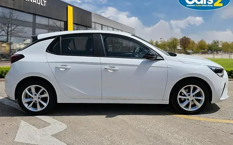 Used Vauxhall Corsa 102 HP (75 kW) 2019 White Hatchback