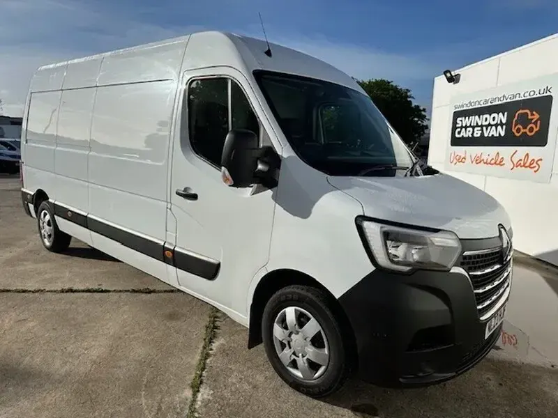 Begagnad Renault Master Business 135 HK (99 kW) 2023 Vit Minibuss
