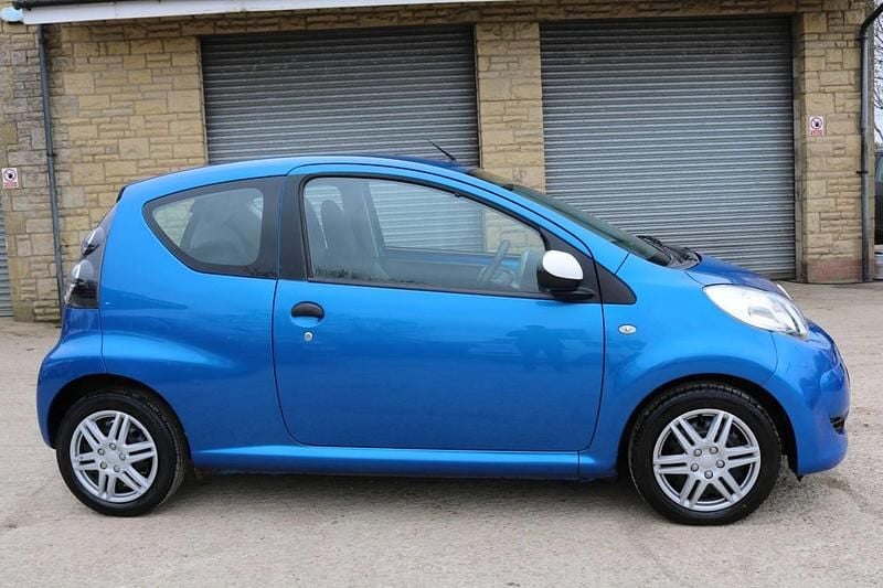 Used Citroën C1 68 HP (50 kW) 2010 Blue Hatchback