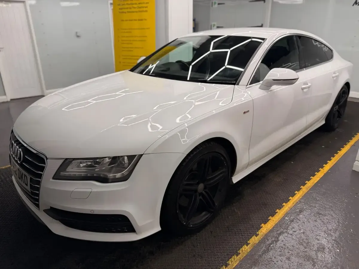 Used Audi A7 Sportback S-Line 204 HP (150 kW) 2012 White Hatchback