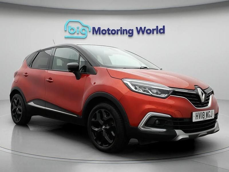 Red/black Used 2018 Renault Captur Signature SUV | £9,100 (Fair price) - Image 1/4