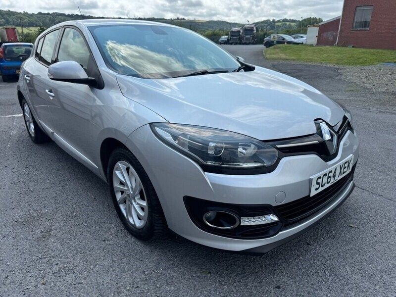 Silver Used 2014 Renault Mégane III Dynamique Hatchback | £5,495 (A bit pricey) - Image 1/4