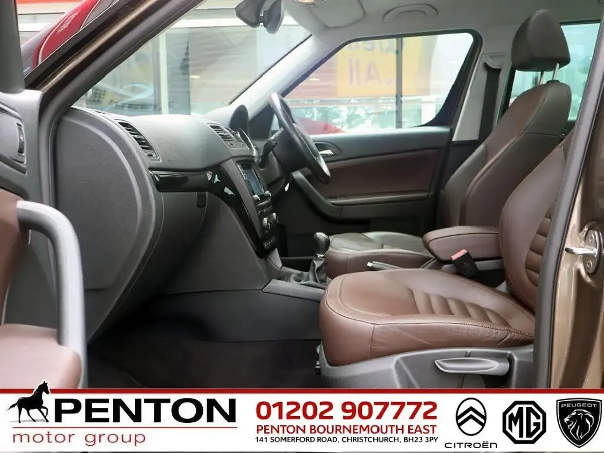 Used Skoda Yeti LAURIN & KLEMENT 150 HP (110 kW) 2016 Brown SUV