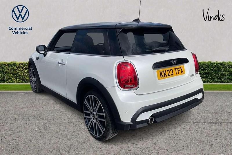 Used Mini Cooper Exclusive 134 HP (98 kW) 2023 White Hatchback