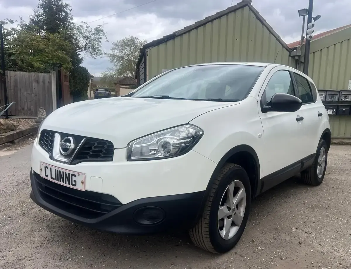 Used Nissan Qashqai Visia 117 HP (86 kW) 2013 White SUV