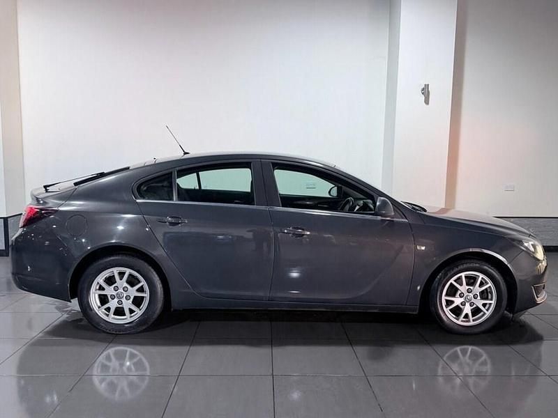 Used Vauxhall Insignia Design Edition 2015 Grey Hatchback