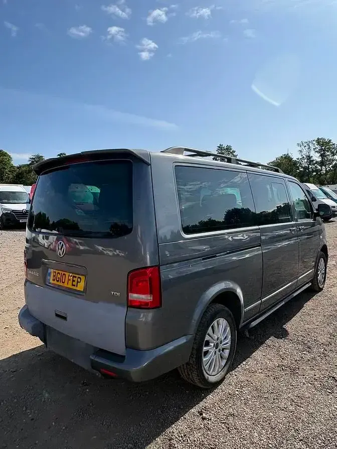 Used VW Caravelle SE 180 HP (132 kW) 2010 Grey Van