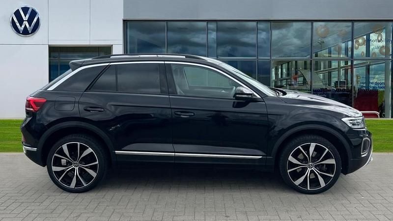 Used VW T-Roc Style 150 HP (110 kW) 2023 Deep black pearl SUV