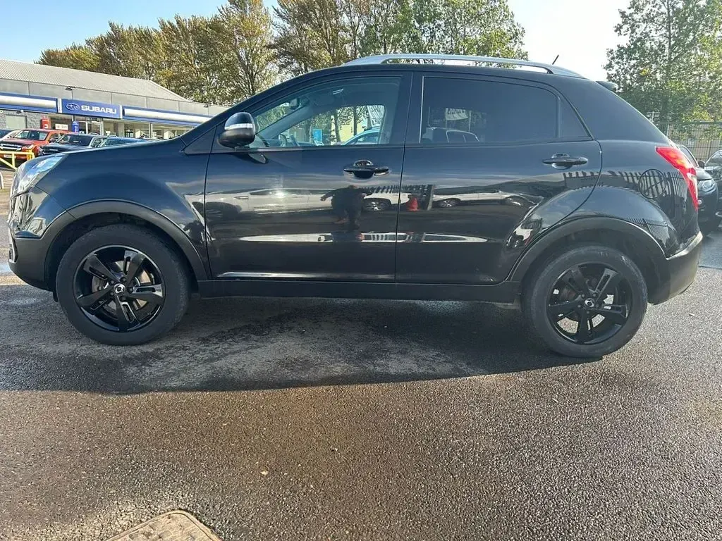 Used SsangYong Korando 176 HP (129 kW) 2018 Black Estate