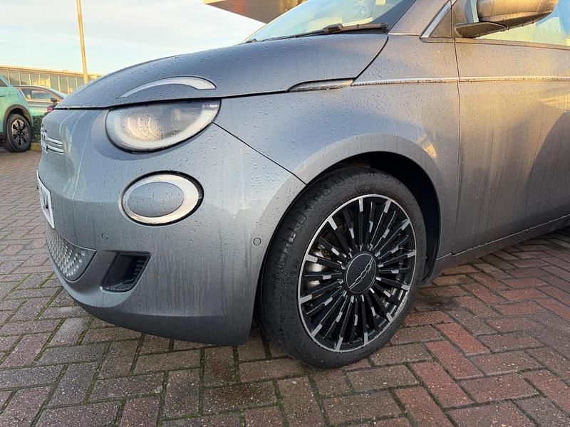Grey Used 2021 Fiat 500e La Prima Hatchback | £14,995 (Fair price) - Image 1/4