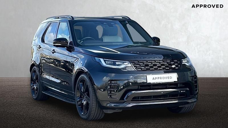 Used Land Rover Discovery 5 SE Dynamic 300 HP (220 kW) 2023 Santorini black SUV