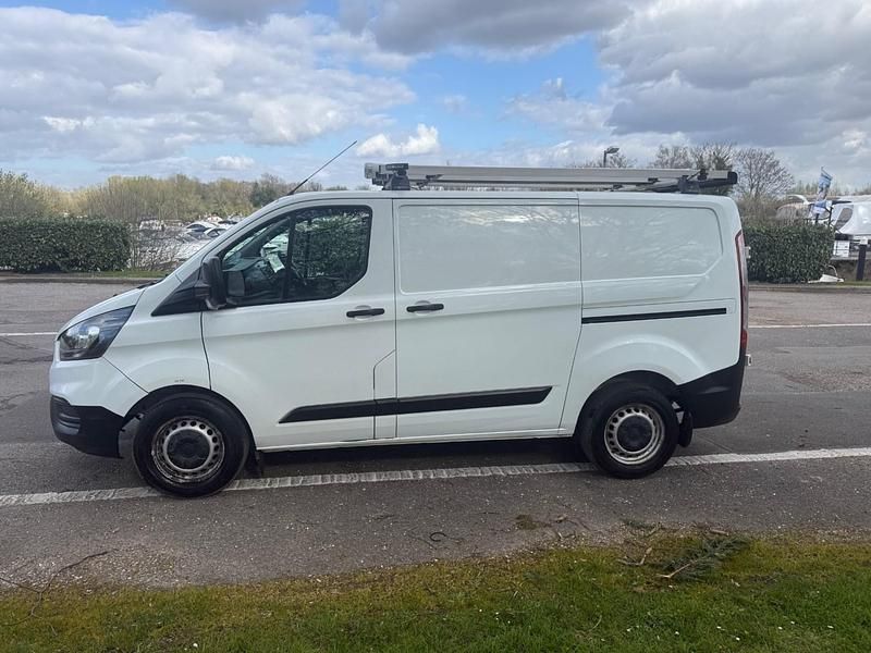 Used Ford Transit Custom 105 HP (77 kW) 2018 White Van