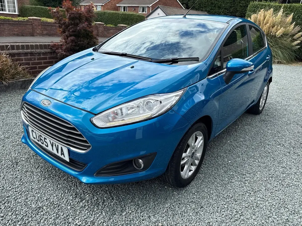 Used Ford Fiesta Zetec 2015 Blue Hatchback