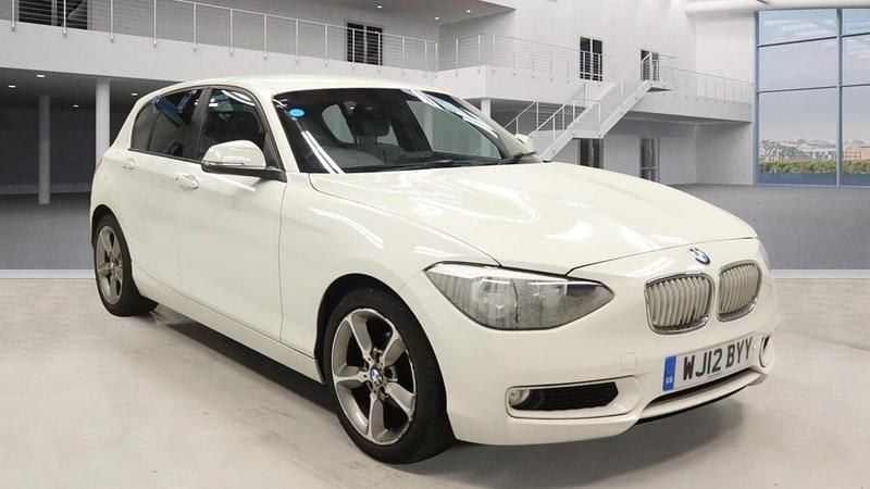 White Used 2012 BMW 116 Comfort Edition Hatchback | £4,994 (Fair price) - Image 1/4