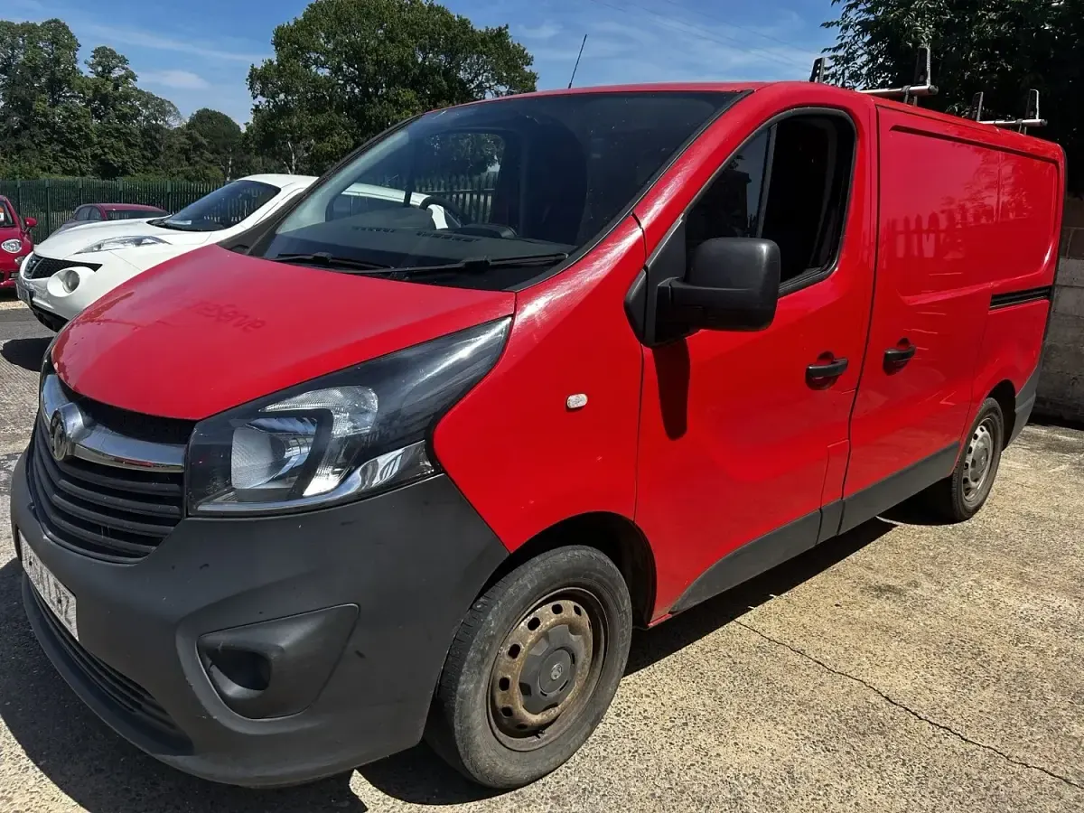 Used Vauxhall Vivaro 2014 Red MPV