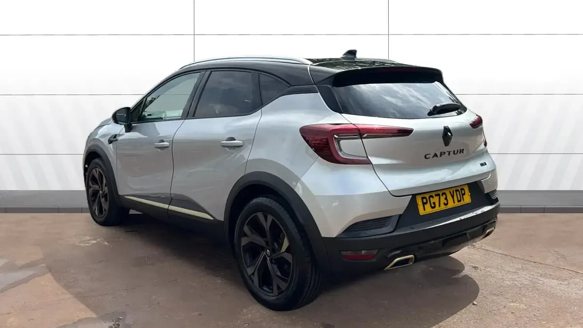 Used Renault Captur Engineered 142 HP (104 kW) 2023 Grey/black SUV