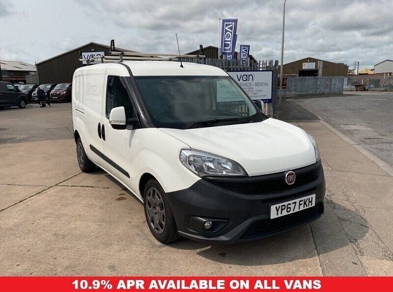White Used 2017 Fiat Doblò MPV | £5,495 (Good price) - Image 1/3