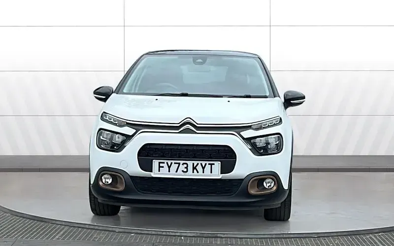 Used Citroën C3 PureTech 83 HP (61 kW) 2023 White Hatchback