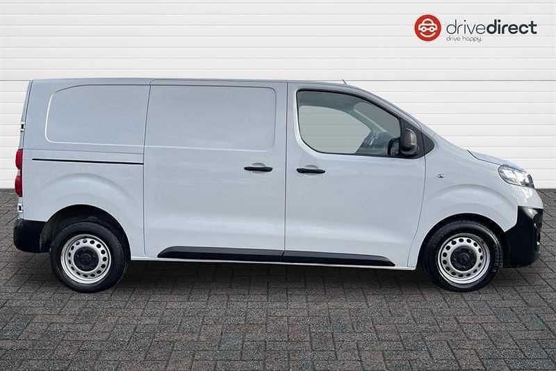 Used Vauxhall Vivaro S 120 HP (88 kW) 2024 White MPV