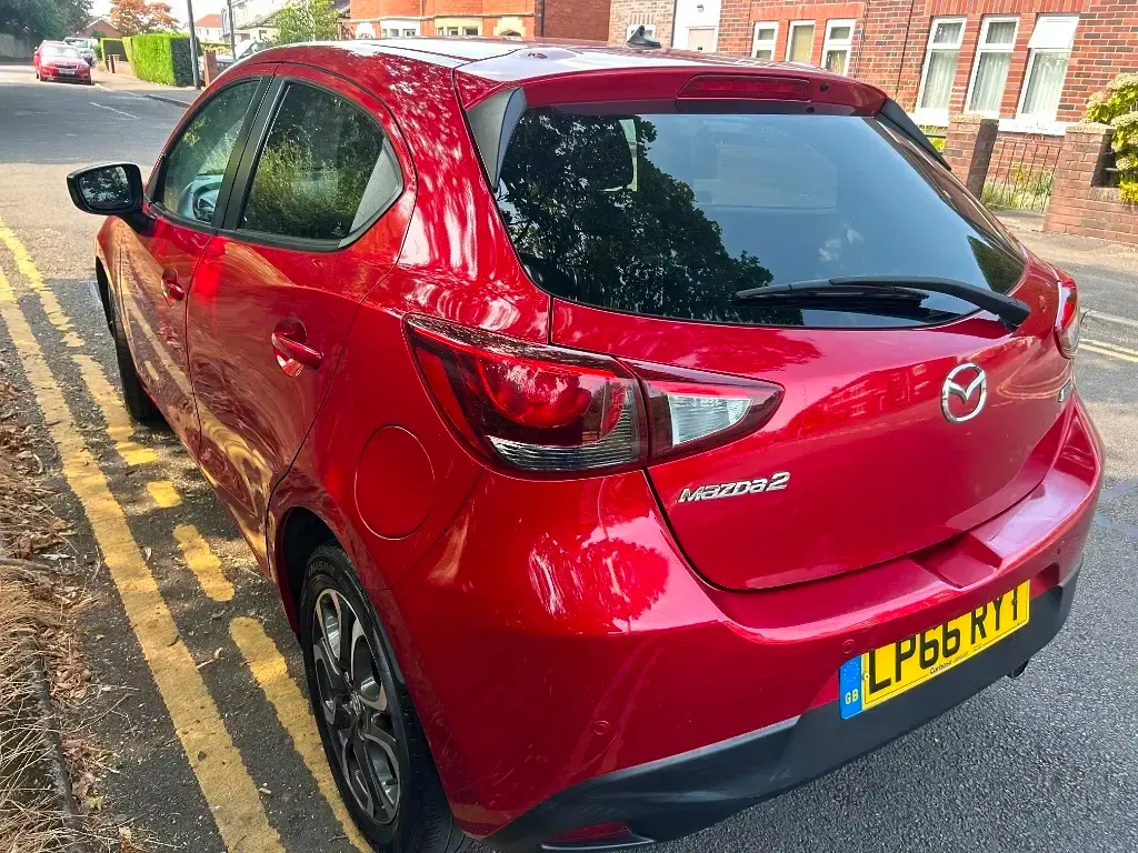 Used Mazda 2 Inclusive 105 HP (77 kW) 2016 Red Hatchback