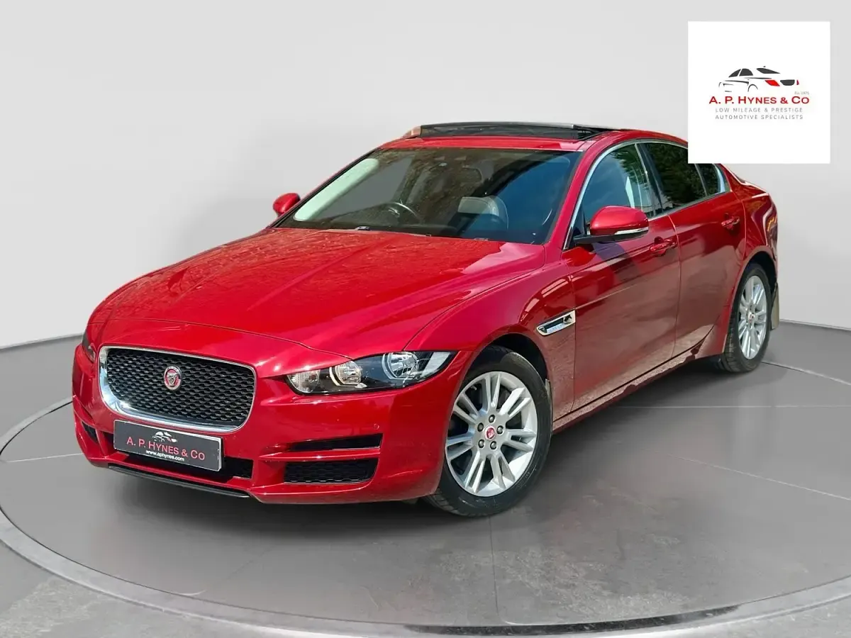 Used Jaguar XE Prestige 200 HP (147 kW) 2015 Sedan