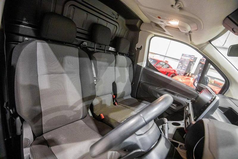 Used Citroën Berlingo 130 HP (95 kW) 2021 White MPV