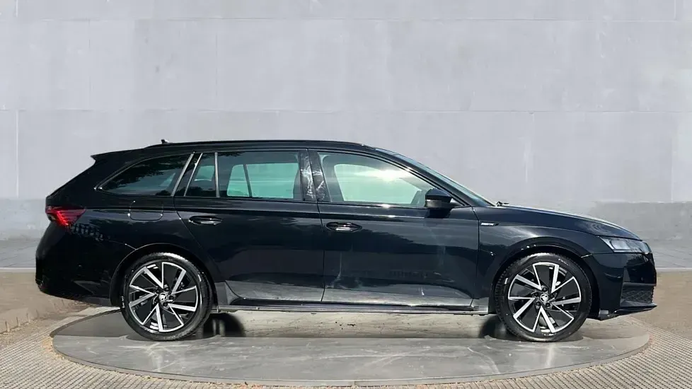 Used Skoda Octavia SportLine 150 HP (110 kW) 2025 Black