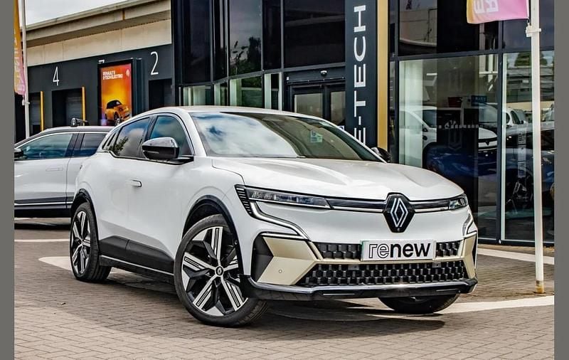 Used Renault Megane E-Tech Iconic 157 kW (214 HP) 2025 White Hatchback