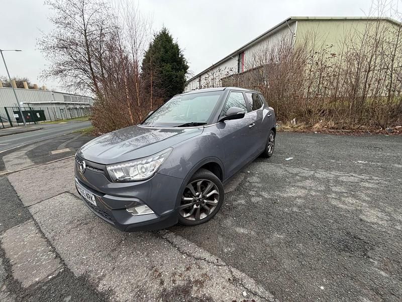 Used Ssangyong (KGM) Tivoli 115 HP (84 kW) 2015 Grey SUV