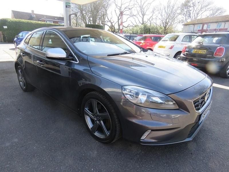 Used Volvo V40 R-Design 115 HP (84 kW) 2014 Grey Hatchback