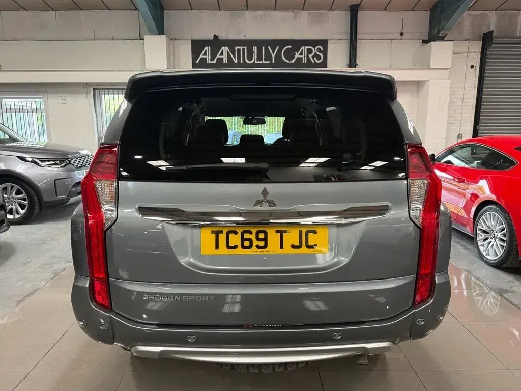 Used Mitsubishi Shogun 2019 Grey SUV