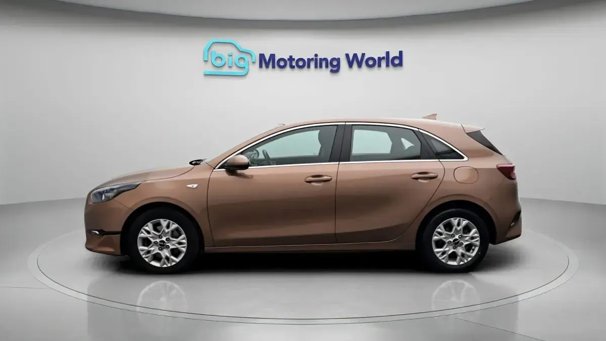 Used Kia Ceed 118 HP (86 kW) 2022 Bronze Hatchback