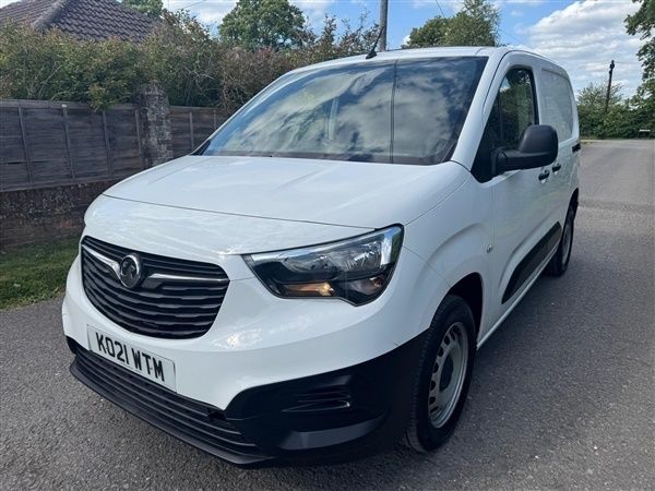 Frozen Used 2021 Vauxhall Combo MPV | £6,495 (Super price) - Image 1/1