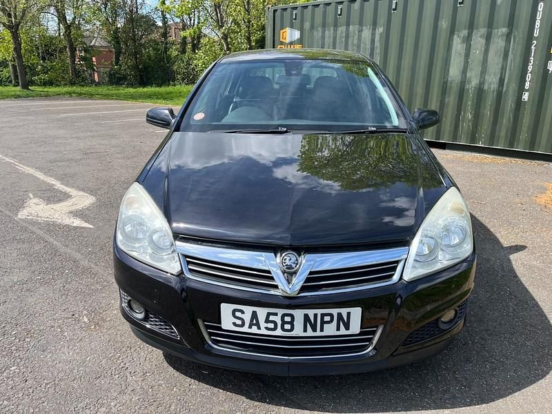 Używany Vauxhall Astra Elite 115 KM (84 kW) 2008 Czarny Hatchback